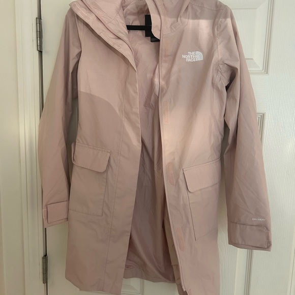 The North Face Women’s City Breeze Rain Parka II nwot size extra small - Picture 7 of 9